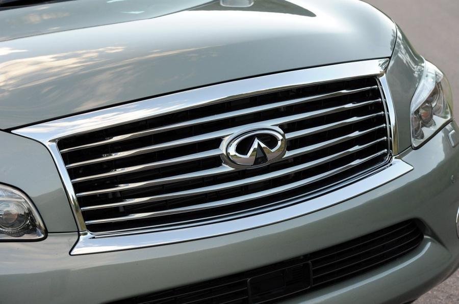  Infiniti QX56 2012 года  (фото 62 из 64)